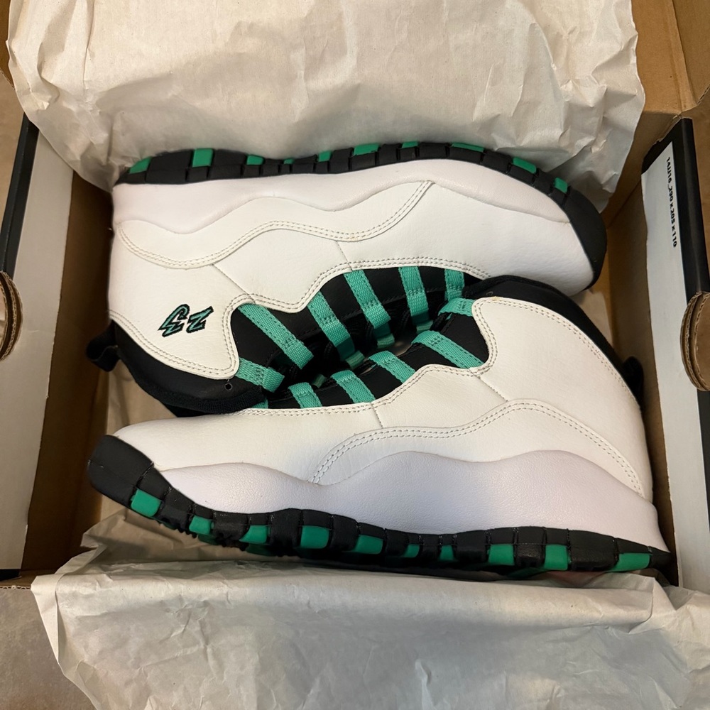 NEW IN BOX Air Jordan 10 Retro 30th GG Youth Sneakers - Picture 3 of 7
